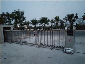 熱烈慶賀滎陽吉祥磨具采用華捷盛智能電動(dòng)伸縮門