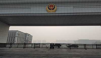 河南警察學(xué)校采用華捷盛智能分段平移門(mén)