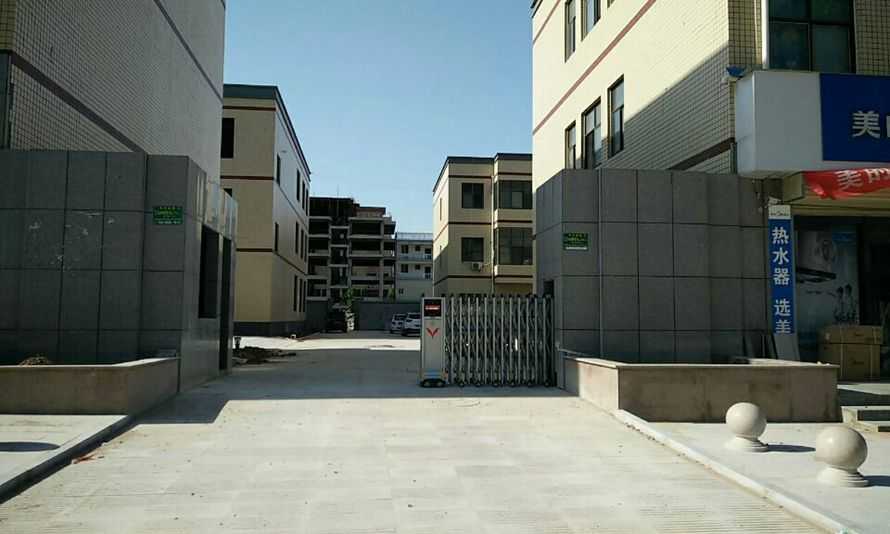 鄭州華捷盛智能電動伸縮門為新密市九都男裝量身定制