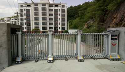 平頂山市堯山玫瑰實業(yè)有限公司采用華捷盛智能電動伸縮門