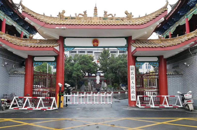 華捷盛電動伸縮門應(yīng)用于尉氏縣人民政府1